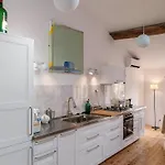 Petit Est - Eco In Large Private Garden Near Saint-emilion *