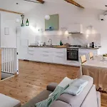 Petit Est - Eco In Large Private Garden Near Saint-emilion *