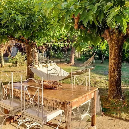 Petit Est - Eco In Large Private Garden Near Saint-emilion *