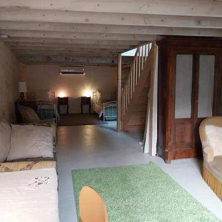 Petit Est - Eco In Large Private Garden Near Saint-emilion Nyaraló Blasimon