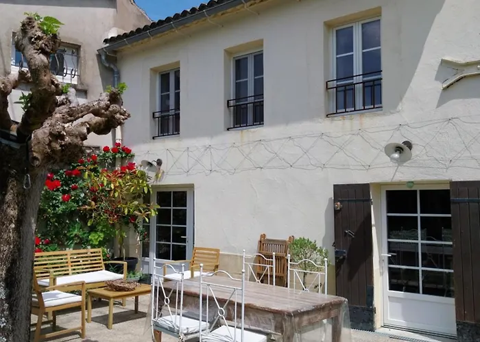 Petit Est - Eco In Large Private Garden Near Saint-emilion Blasimon