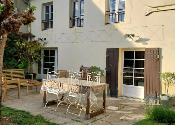 Petit Est - Eco In Large Private Garden Near Saint-emilion Hébergement de vacances
